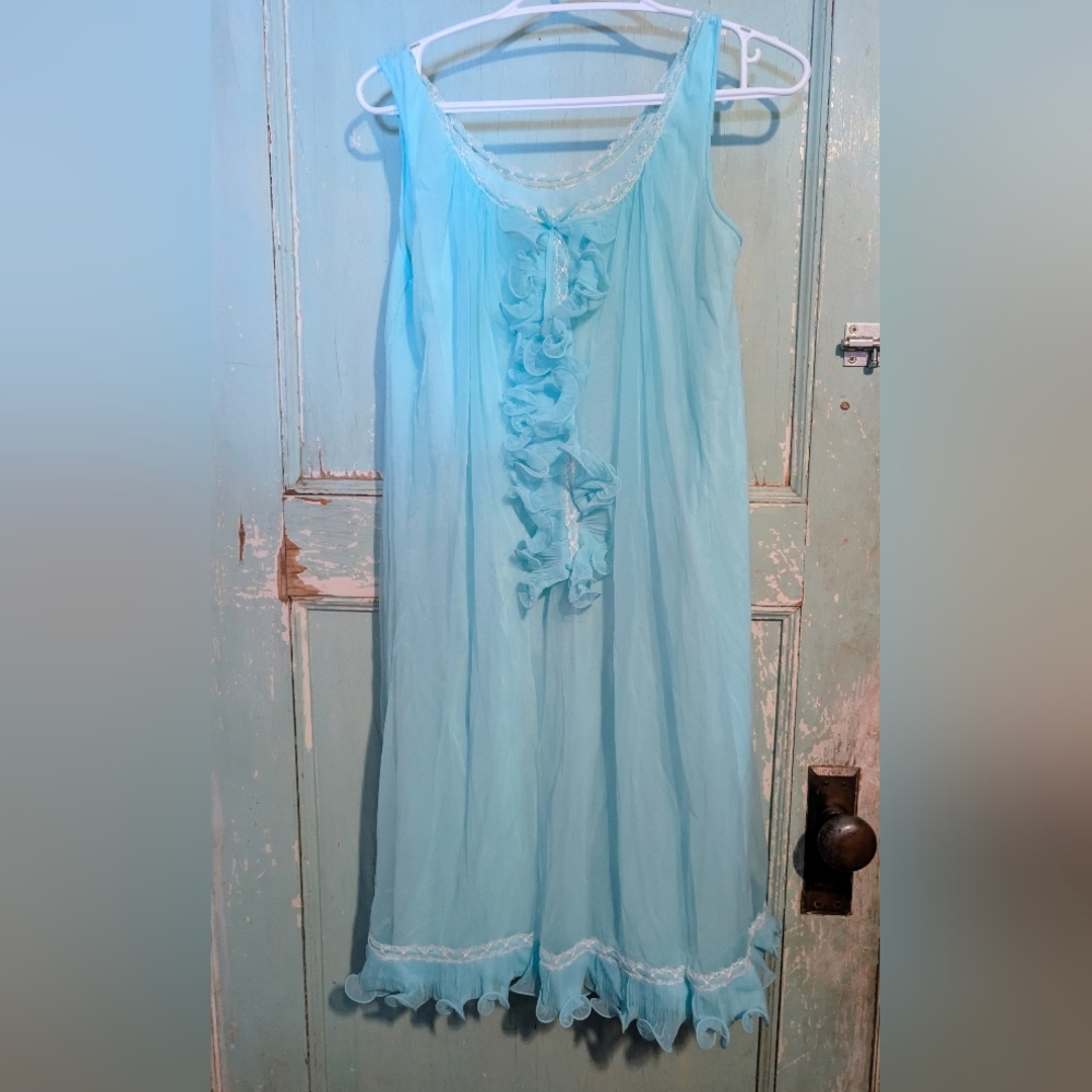 Elegant Vintage Blue Chemise